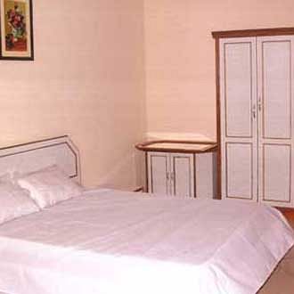 Woodside Hotel Мангалор Екстериор снимка